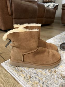 Ugg Boots Size 9 Bailey Bow NEW