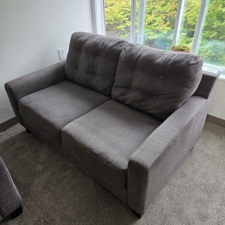 High Quality Sofa/Loveseat - Gray