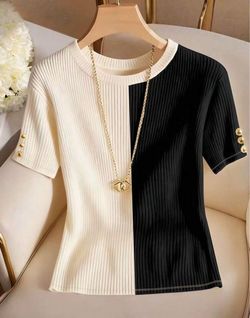 Two-Tone Ribbed Knit Short Sleeve Top
