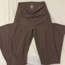 Flared Yoga Pants Size L