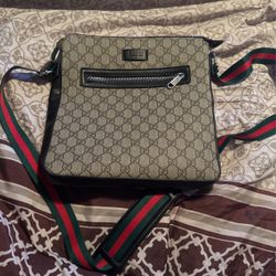 Gg Supreme Gucci Messenger Bag
