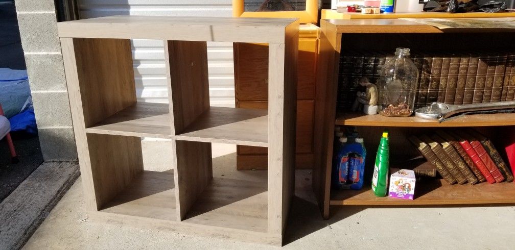 Book Shelf Organizer