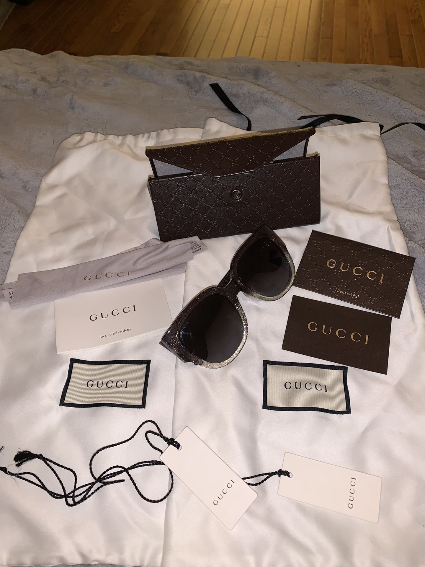 Gucci sunglasses 🕶 with shoe bags