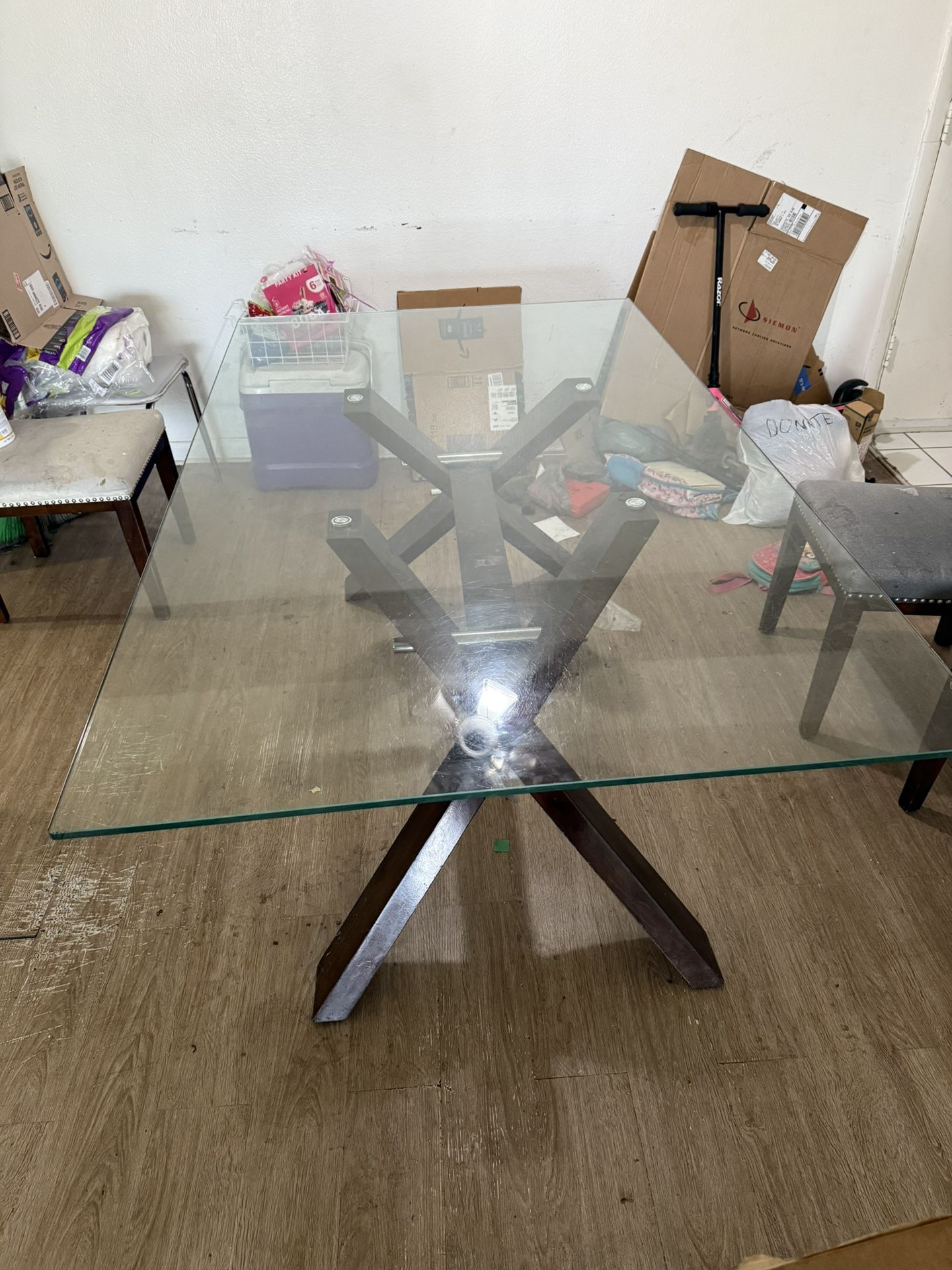 Free dining table to fit up to six people