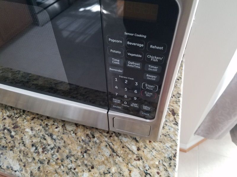 Full Size Microwave GE 2.0 Cu Stainless Steel