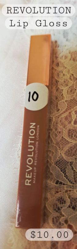 Makeup Revolution Lip Gloss
