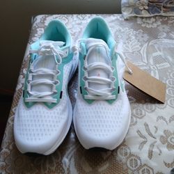 Tenis
