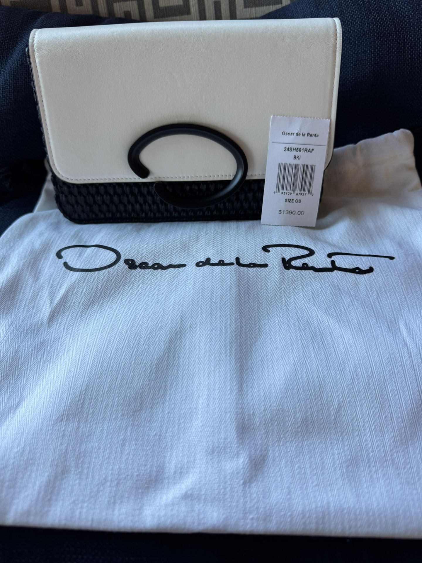 Oscar Del a Renta cross body