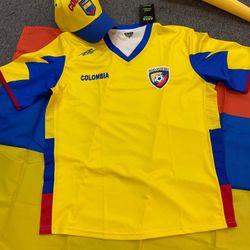 Playera ,bandera,gorra y trompeta de Colombia