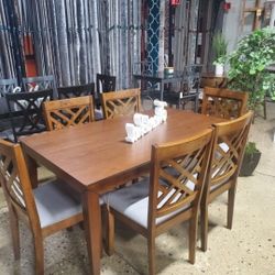 Beautiful Brown 7 Pc Dining Set With 6 Chairs 