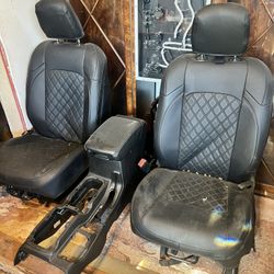 Jeep Sahara Interior 