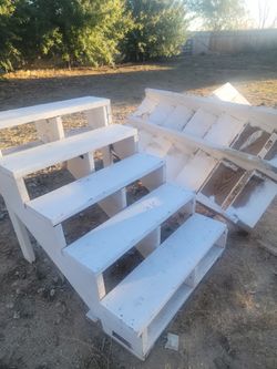 Wood Stairs (Painted) 3pcs