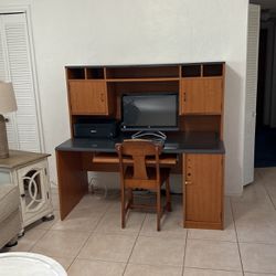Very Nice Computer Desk  