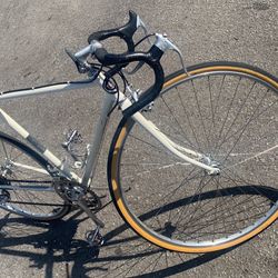 VINTAGE ROAD BIKE 