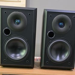 AR15 Acoustic Research "High Resolution Series" bookshelf speakers