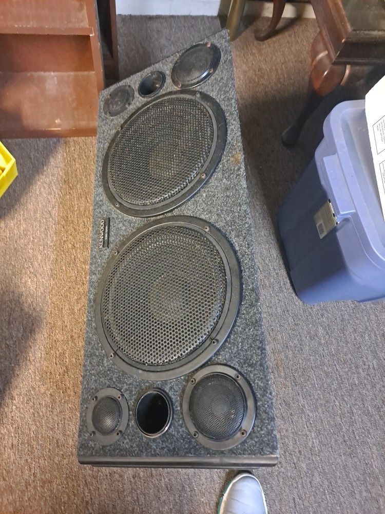 KENWOOD SPEAKER BOX  With Amplifier 