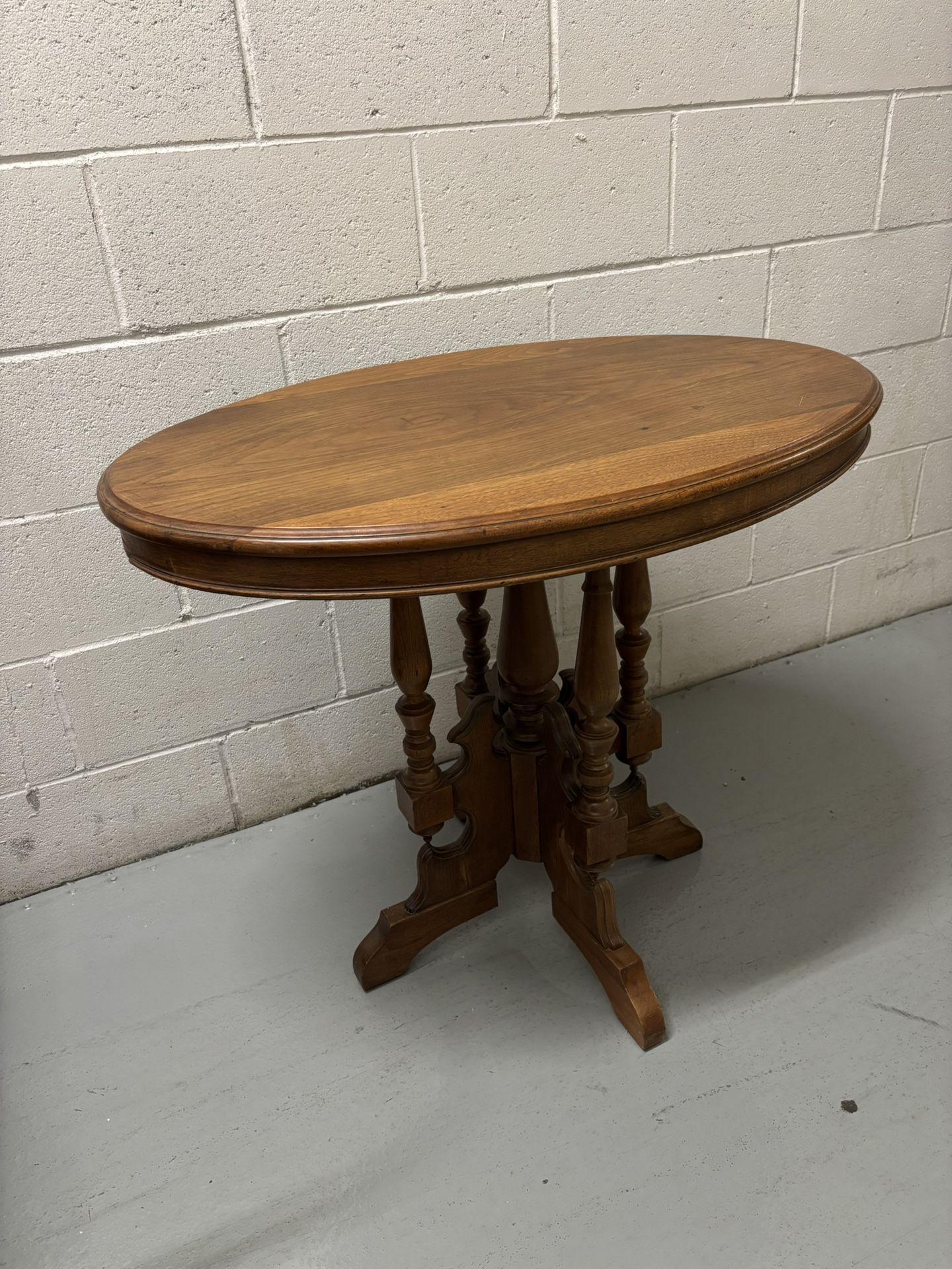 Antique Victorian Oval Parlor Accent Table