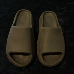 Black Yeezy Slides 