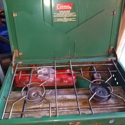 ANTIQUE COLEMAN STOVE