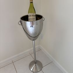 Champagne -Wine Ice Bucket Stand. Fine Restaurant Style, Shiny Stainless Metal. Excellent Condition! 