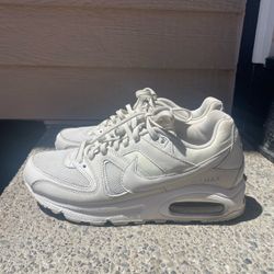 Nike air max commander size 7 women’s