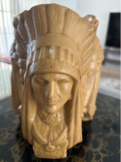 3 head Indian statue