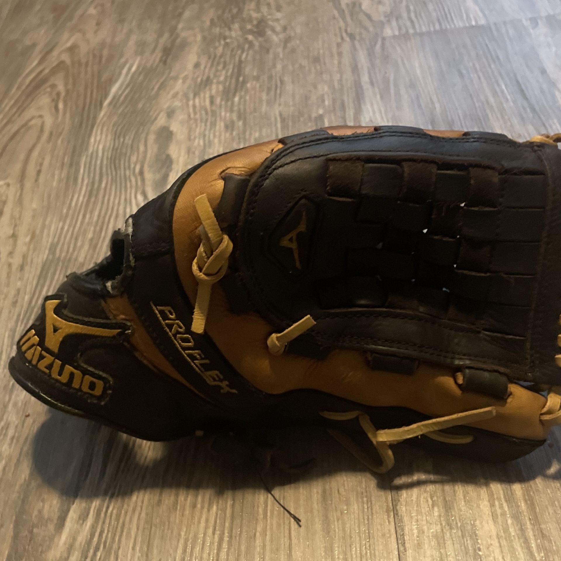 MIZZUNO BASEBALL MIT