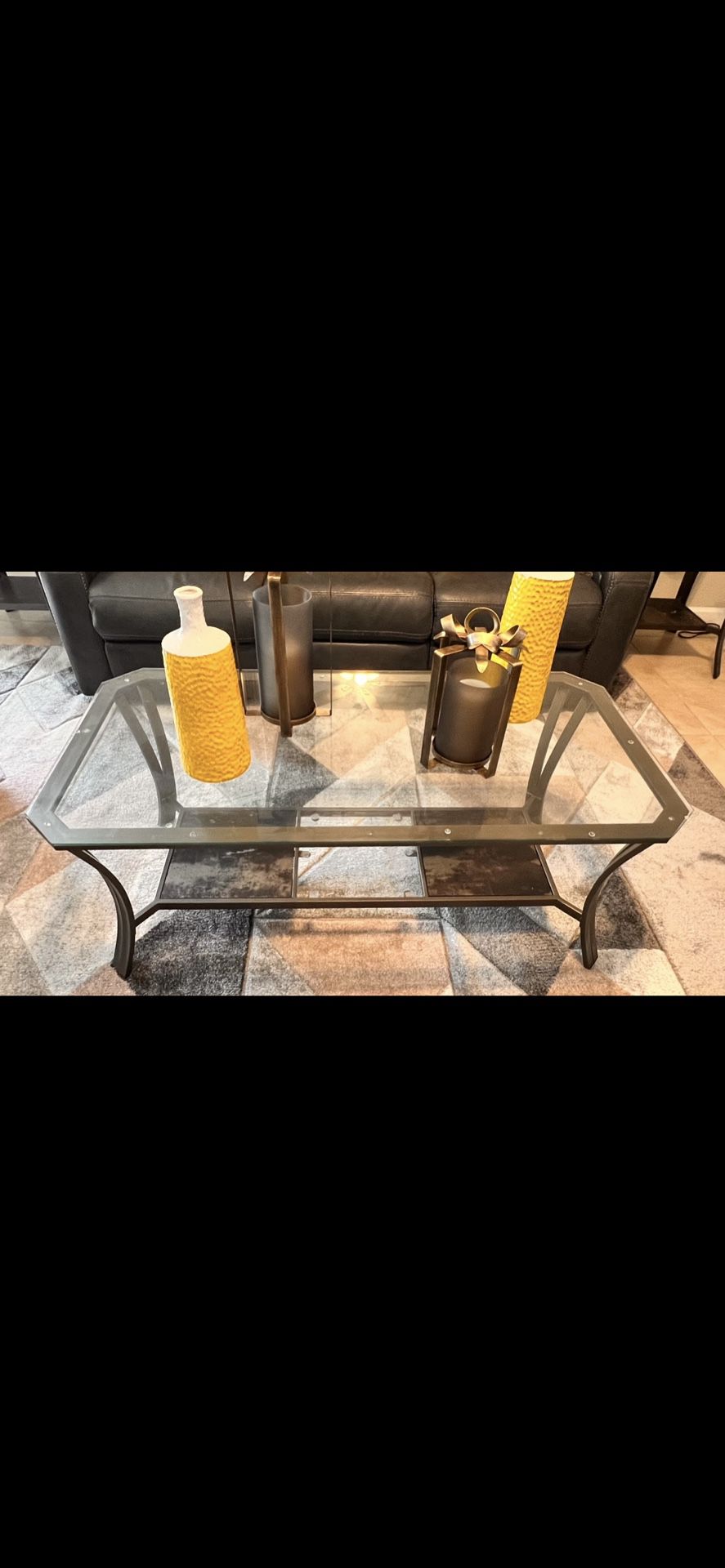 Set Of Glass Coffee Table And 2 Ends Table For Sale 