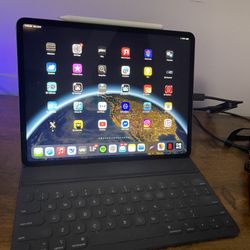 IPad Pro 12.9 Inch Screen 2019 Edition. 256 GB W/ Touch KeyBoard, Apple Pencil, & Structure Sensor Mark II 3D Scanner $900
