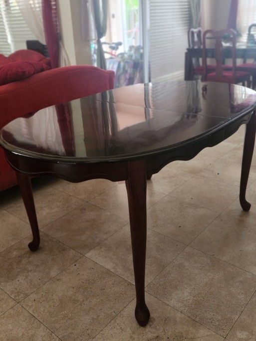 Extendable Dinner Table For SALE -  Can Extend To 6