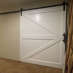 68/84 Farmhouse Barn Door White