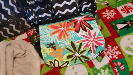 Thirty One Zipper Pouch