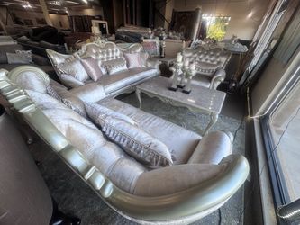 Furniture & Mattress Discounters