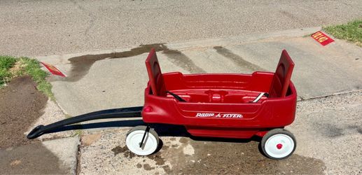 radio flyer wagon plastic with seat