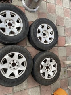 GMC/ Chevrolet Rims With Tires Size 17