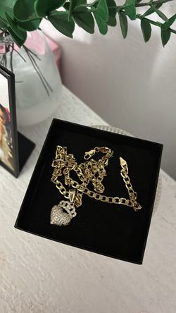 Crown necklace