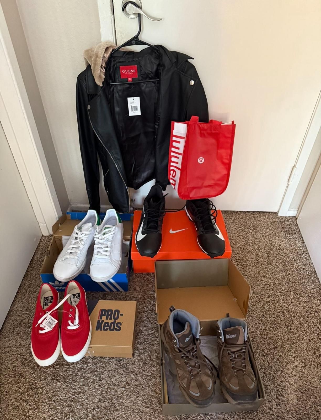π§₯π Clothing & Shoe Lot β Guess Jacket, Nike, Adidas, Leviβs & More (ALL TOGETHER) β $60