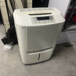FRIGIDAIRE Appliance 