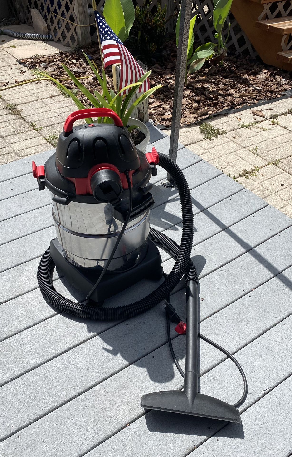 Shop Vac 6 Gallon* Black / Red Stainless Steel