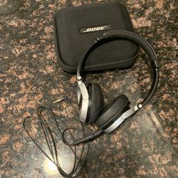 Bose Headphones & Travel Case 