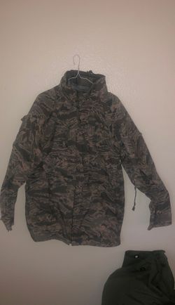 Gore-Tex Jacket. Size: Medium Long
