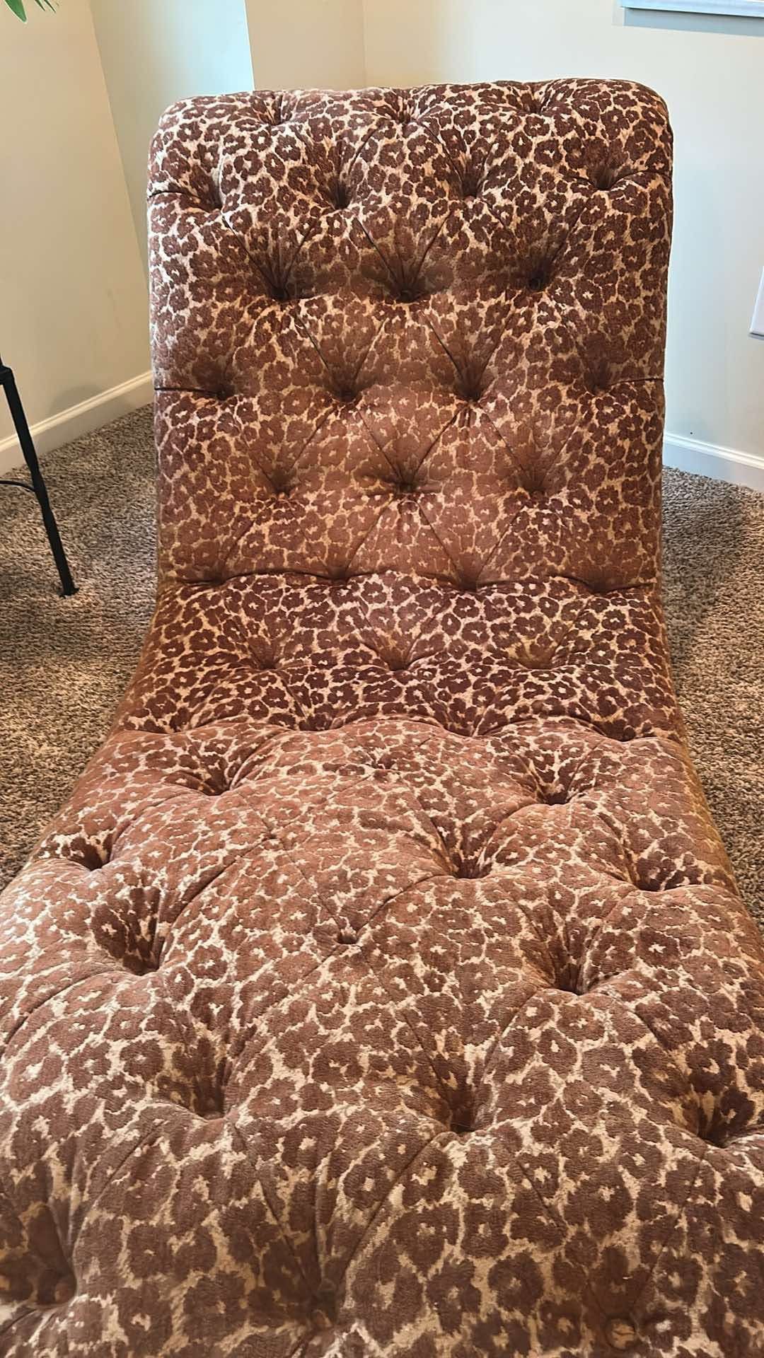 Leopard Lounger