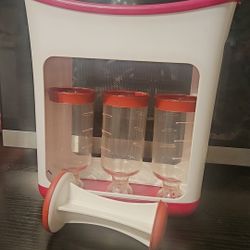 Infantino Squeeze Pouch Station