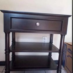 Drexel Heritage Gina Nightstand Table Walnut Finish Bedroom furniture Or Accent Entry Hall Table Dark Brown Night Stand