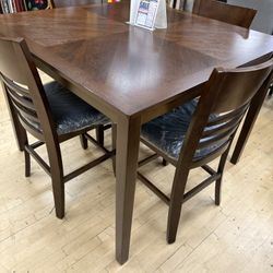 5 Piece Dining Set( Counter Height) On Clearance 