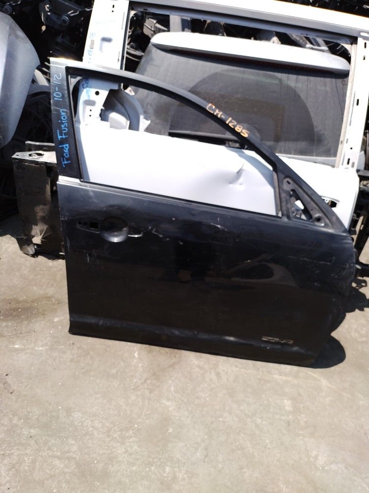 2010-2011-2012. Ford Fusion Front Door Shell Right Side