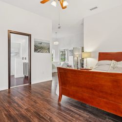 Queen Sleigh Bed 🛌 And Nightstand  