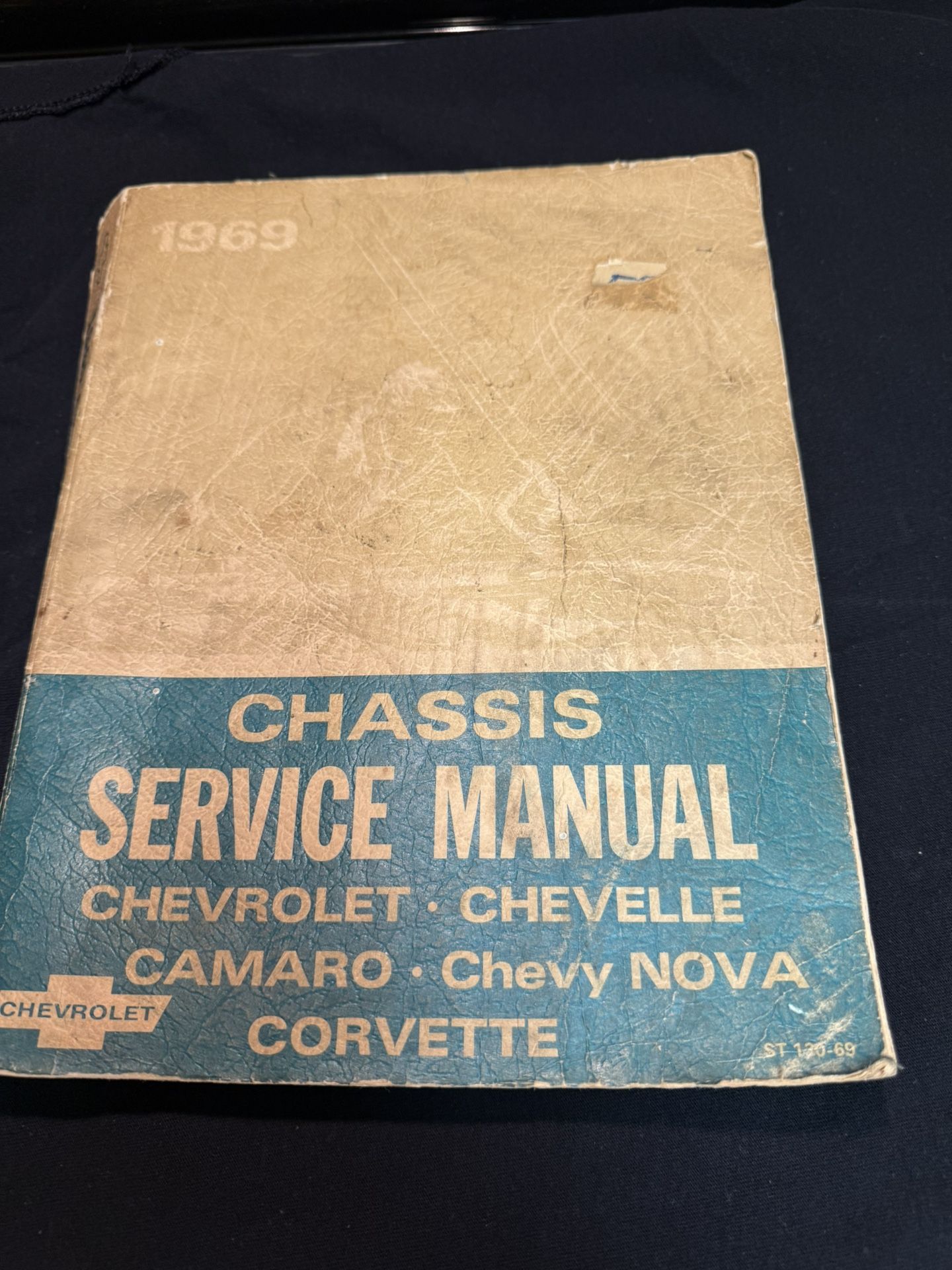 1969 Chevrolet Camaro Chevelle Corvette nova manual parts repair book