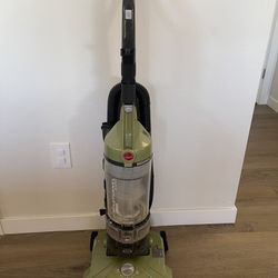 Hoover wind tunnel vaccuum 