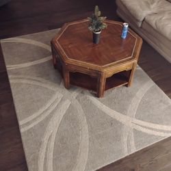 Coffee Table With Free Rug